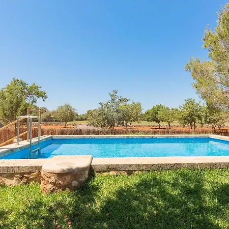 Holiday home Es Tres Pins